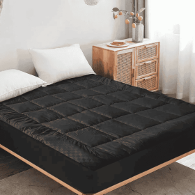 Solid-color Embossed Mattress Bedspread (Option: Black-King)